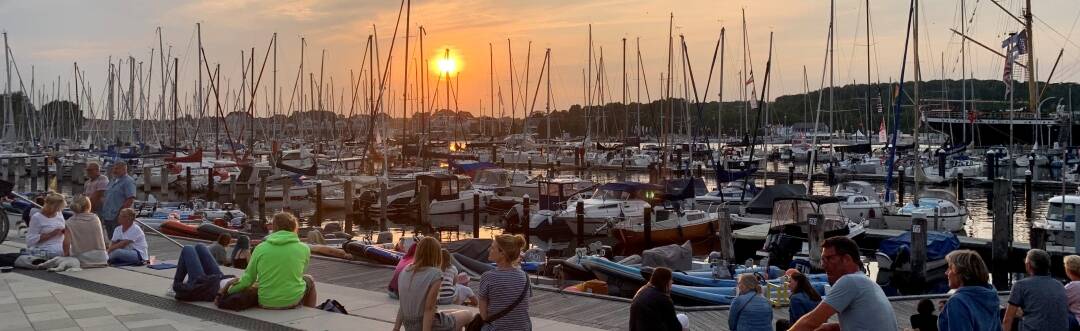 Die wunderbare Rundpromenade in Travemünde lädt zu einem entspannten Spaziergang ein.