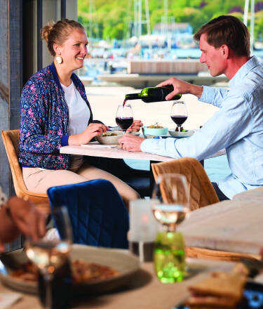 A 3-course dinner is included in the package. You can also have gourmet dishes at the SunDown Restaurant during your holiday, taste the delicious goods of the bakery or enjoy a drink in the lounge bar.