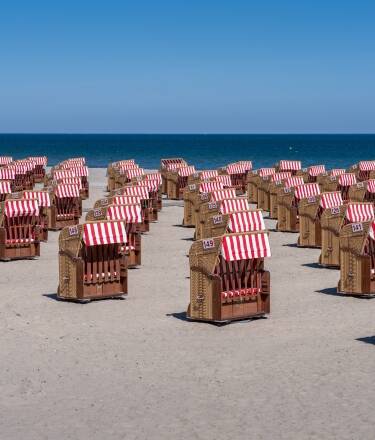 Genießen Sie die unglaubliche Landschaft und die herrlichen Sandstrände entlang der Ostseeküste auf Priwall!
