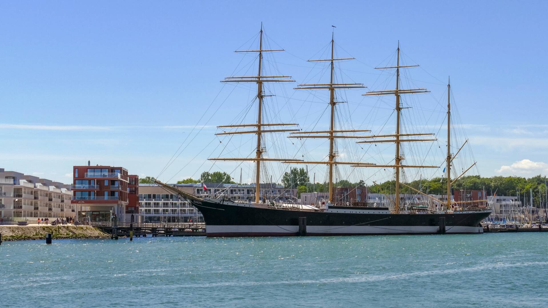 Opplev den spesielle maritime stemningen i Travemünde, der kystlivet og den maritime arven er levende.