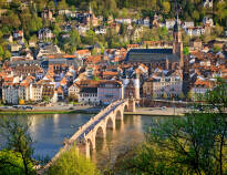 Entdecken Sie die romantische Stadt Heidelberg, nur 35km entfernt.