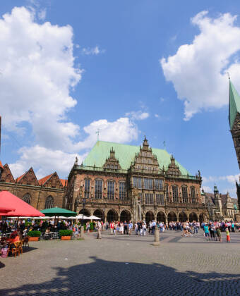 In Bremen you will find a wealth of beautiful sights such as the city's beautiful cathedral and the famous town hall.