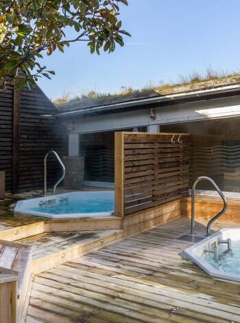 Das Hotel bietet Wellness mit Sauna, Whirlpool und Fitnessraum, in dem Sie während Ihres Aufenthalts entspannen können.