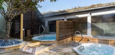 Das Hotel bietet Wellness mit Sauna, Whirlpool und Fitnessraum, in dem Sie während Ihres Aufenthalts entspannen können.