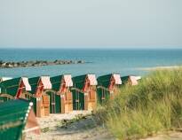 Wustrow liegt zwischen dem Bodden und der Ostsee. Entdecken Sie eine Fülle von Naturschönheiten, vom feinen Sandstrand bis zur schroffen Steilküste.