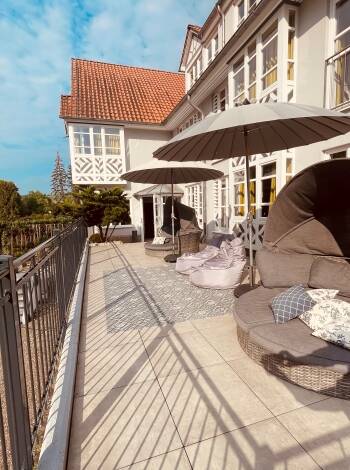 Tillbringa ett par oförglömliga dagar med en romantisk semester på tu man hand eller en spa-semester på Romantisches Hotel Menzhausen