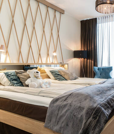 Die Zimmer sind modern und gemütlich eingerichtet.