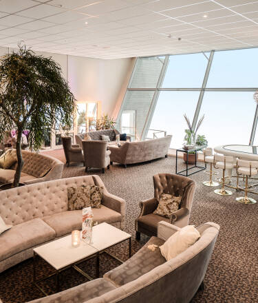 Från hotellet har ni en fantastisk utsikt över det omgivande landskapet