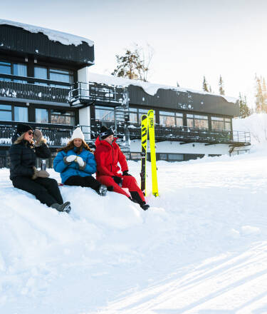 Här bor ni endast 25 meter från skidbacken med ski in/ski out vintertid