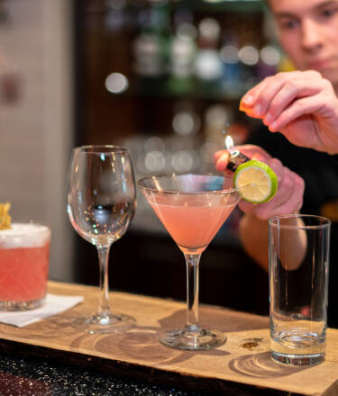 In der Hotelbar können Sie auch in Ruhe einen leckeren Drink genießen.