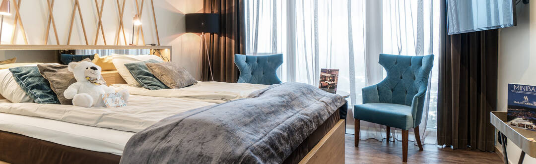 Værelsene er moderne og hyggelig innredet.