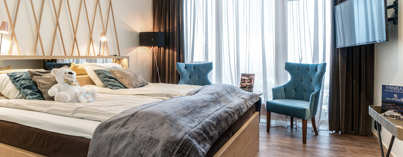 Die Zimmer sind modern und gemütlich eingerichtet.