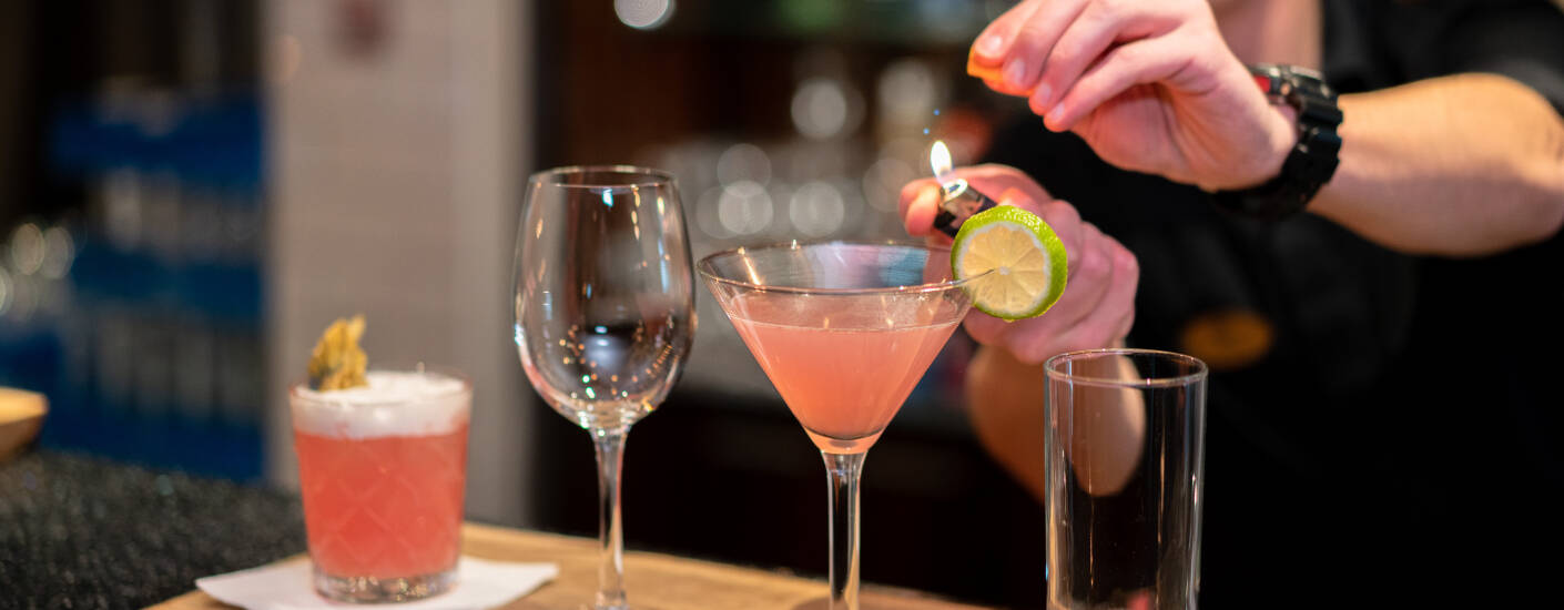 Dere kan også nyte en drink i hotellbaren.