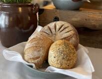 Lassen Sie sich mit frisch gebackenem, hausgemachtem Brot und Gebäck verwöhnen.