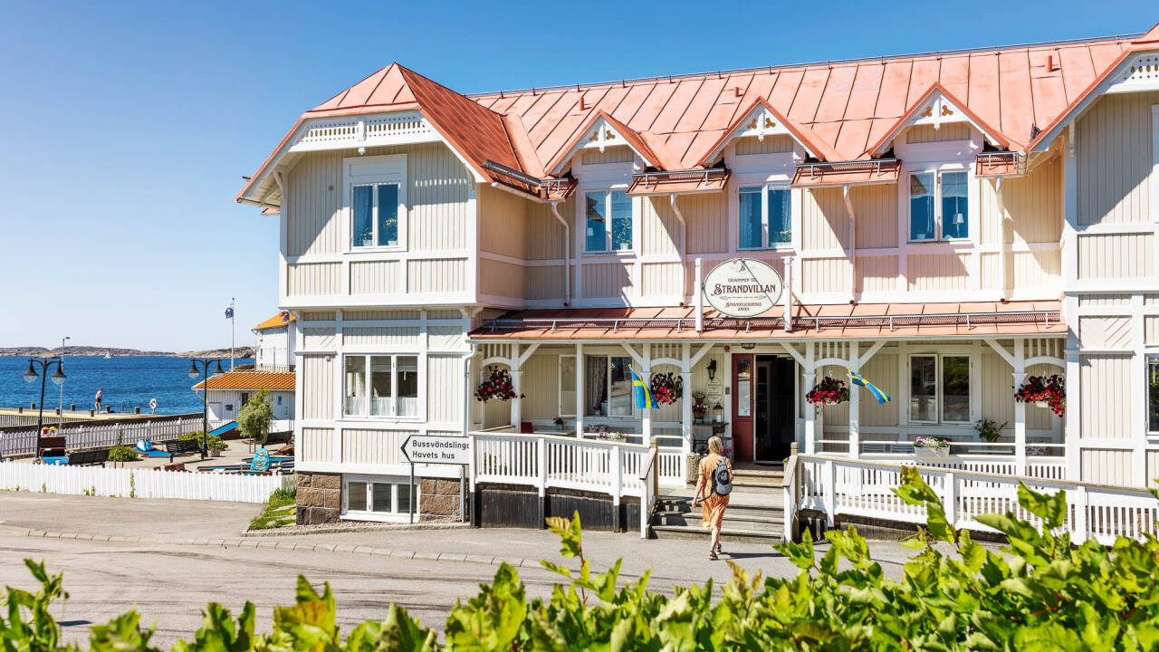 Strandflickorna Hotell har en nydelig beliggenhet ved Gullmarsfjorden.