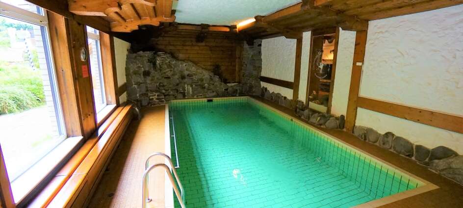 Verwöhnen Sie sich der Wellnessabteilung des Hotels und nutzen Sie das Schwimmbad und die Sauna.
