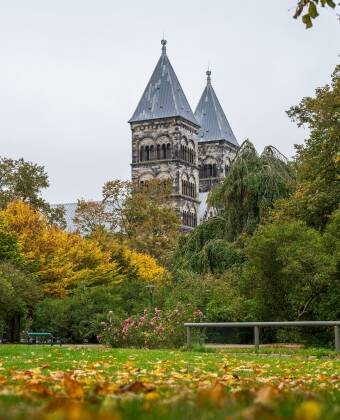 Schneller Zugang nach Lund mit seiner historischen Kathedrale und dem schönen Botanischen Garten.