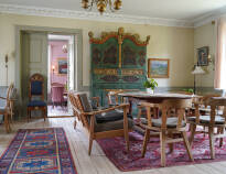 Frich's Hotel & Spiseri Kongsvold er indrettet med historiske og traditionelle møbler.