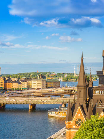 Besuchen Sie die schwedische Hauptstadt Stockholm, die weniger als eine Stunde Fahrzeit vom Hotel entfernt ist.