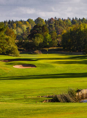 Hotellet ligger rett ut mot den vakre golfbanen ved Johannesberg Golf.