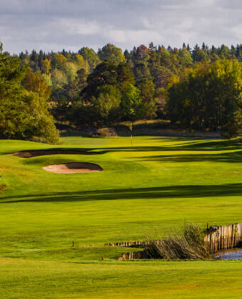 Hotellet ligger rett ut mot den vakre golfbanen ved Johannesberg Golf.