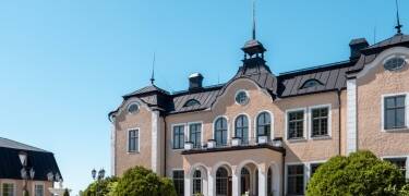 Genießen Sie einen schönen Schlossurlaub in Schweden - mit Entspannung, gutem Essen, Aktivitäten und Natur. Ein herrliches Lifestyle-Konzept, das für jeden etwas bereit hält.