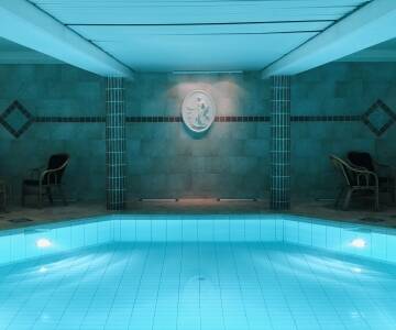 Besøg den svenske hovedstad, Stockholm, som ligger mindre end en times kørsel fra hotellet.