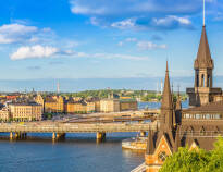 Besuchen Sie die schwedische Hauptstadt Stockholm, die weniger als eine Stunde Fahrzeit vom Hotel entfernt ist.