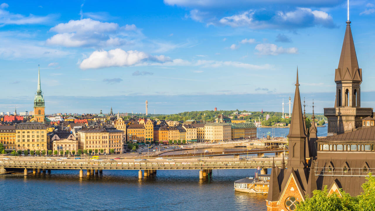 Slottshotellets läge ger er goda förutsättningar att kombinera er semester med ett besök i Stockholm eller Uppsala.