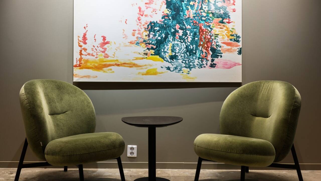 Upptäck hotellets galleri med konstutställningar och lokala kreativa verk.
