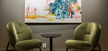 Entdecken Sie die Hotelgalerie mit Kunstausstellungen und lokalen kreativen Werken.