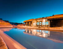 Hotellet har en god spa med sauna, wellness og udendørs pool.