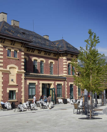 Located inside Lillehammer’s station, perfect for easy train and bus connections.