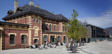 Located inside Lillehammer’s station, perfect for easy train and bus connections.