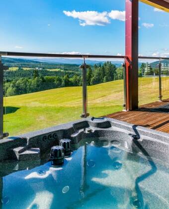 Entspannen Sie nach einem erlebnisreichen Tag im Jacuzzi des Hotels.