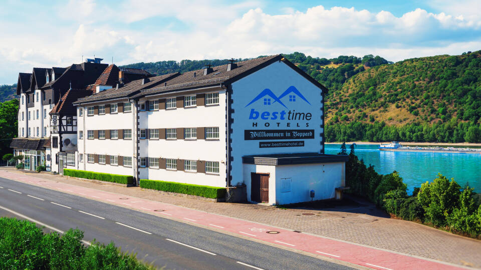 Besttime Hotel Boppard boasts a perfect waterfront location and was renovated in 2023.
