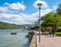 Hvad enten det er til fods, på cykel eller med båd - Rhinen og dens smukke bredder danner perfekte rammer for en afslappende ferie.