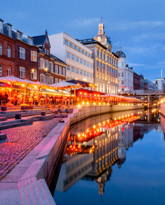Den korte afstand til Aarhus, giver jer ideelle muligheder for at udforske de mange muligheder i Smilets By.