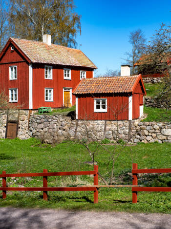 Experience Småland and Vilhelm Moberg's birthplace during a holiday at Amigo Hotell in Emmaboda.