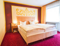 De nylig renoverte rommene gir deg et komfortabelt miljø under oppholdet, og dobbeltrommene kan bestilles med en ekstra seng.