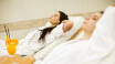 Entspannen Sie im hoteleigenen Wellnessbereich und gönnen Sie sich maximale Erholung bei einer Massage oder Wellnessanwendung.
