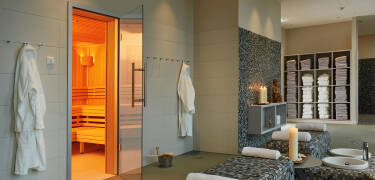 Efter en dag i byen tilbyder spaen og saunaen et roligt sted at slappe af.