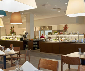 Det serveres en rikholdig frokost, og du får 10 % rabatt på utvalgte restauranter.