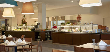 Der serveres en generøs morgenmad, og du får 10 % rabat på udvalgte restauranter.