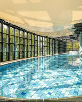 Entspannen Sie im Wellnessbereich des Hotels mit Sauna, Dampfbad und wohltuender Massage.