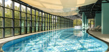 Slap af i hotellets wellnessområde, hvor sauna, dampbad og afslappende massage venter.