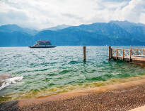Hotelpakken inkluderer også bådtur mellem Malcesine og Limone sul Garda på den modsatte siden af søen.