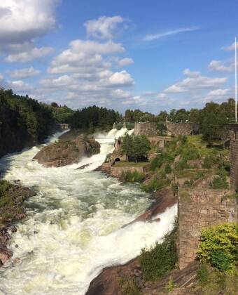 Trollhättan är känt för sitt fall- och slussområdet.