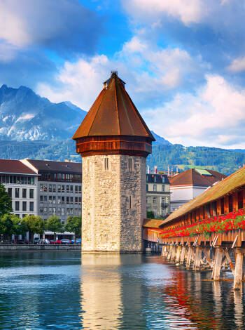 Luzern gilt als eine der schönsten Städte der Welt und ist daher auf jeden Fall einen Besuch wert.
