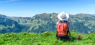 Direct access to hiking trails, bike routes, via ferrata and summer toboggan fun.